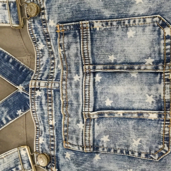 Torrid Light Acid Wash Star Denim Overall Shorts - Picture 4 of 8